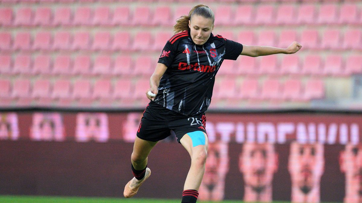 Slavia ztrácí v boji o titul. Ženské derby rozhodla teprve sedmnáctiletá Sparťanka